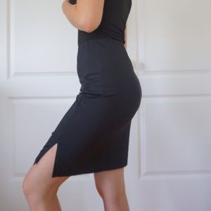 BLACK PENCIL SKIRT WITH SIDE SLIT
